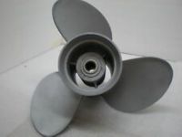 174926 Evinrude Johnson OMC rostfri propeller (15 x 15) för V-6 växelhus, 15 spline och genomgående avgassystem